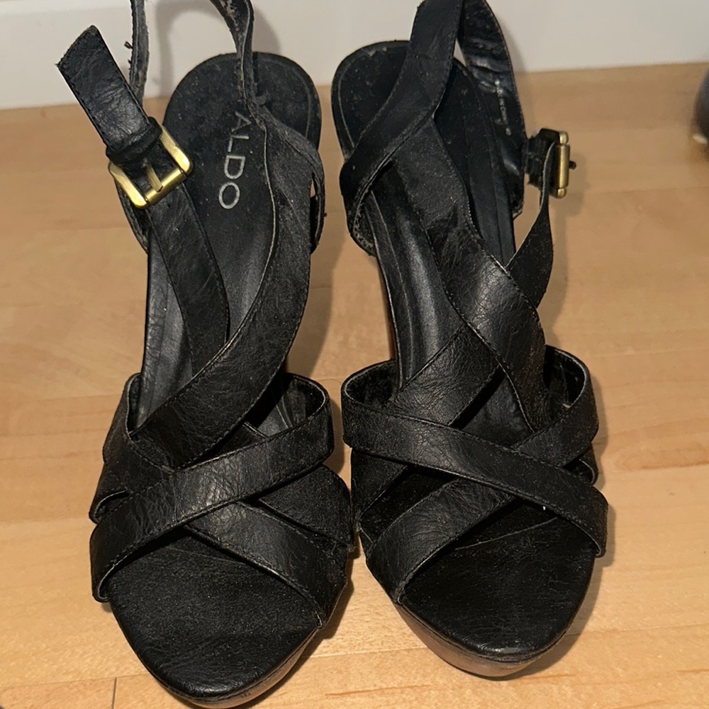 Aldo Black Sandals Sleek and Stylish